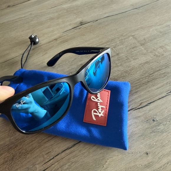 Ray-Ban Other - Ray ban Junior sunglasses - prescription can be changed